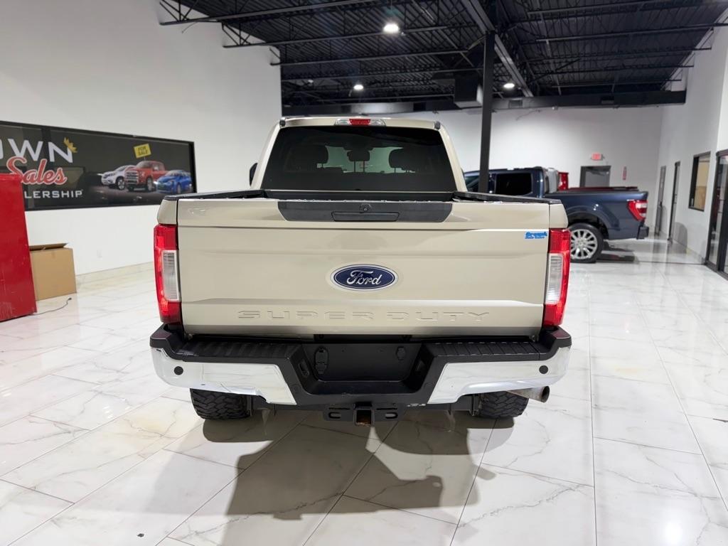 Ford F-250 SD XLT Crew Cab 4WD 2017