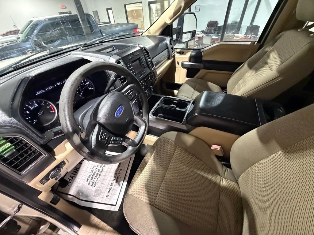 Ford F-250 SD XLT Crew Cab 4WD 2017