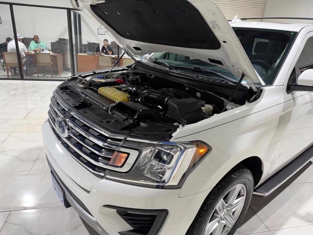 Ford Expedition XLT 2021