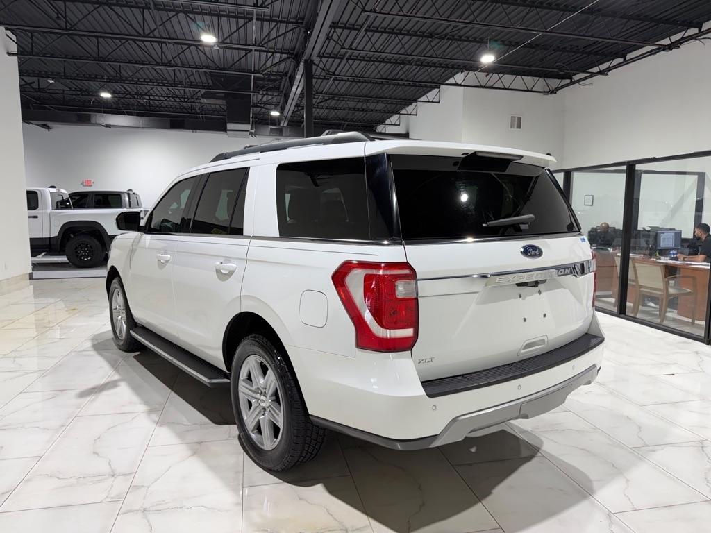 Ford Expedition XLT 2021