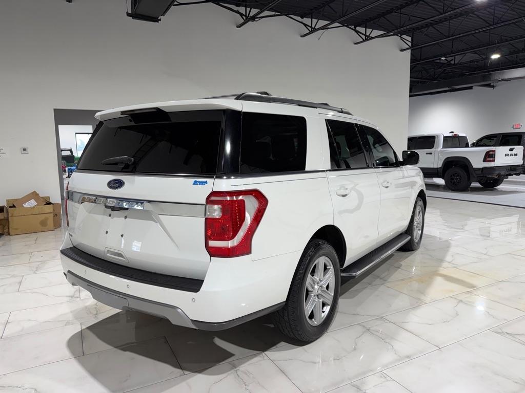 Ford Expedition XLT 2021