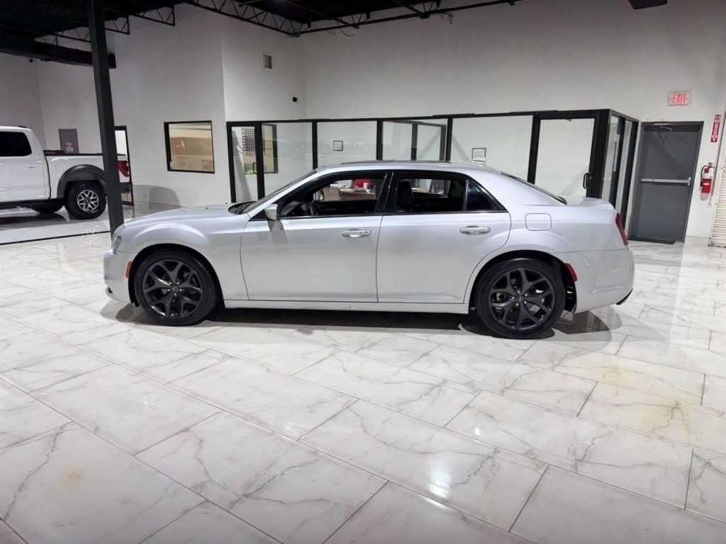 Chrysler 300 S V6 2023