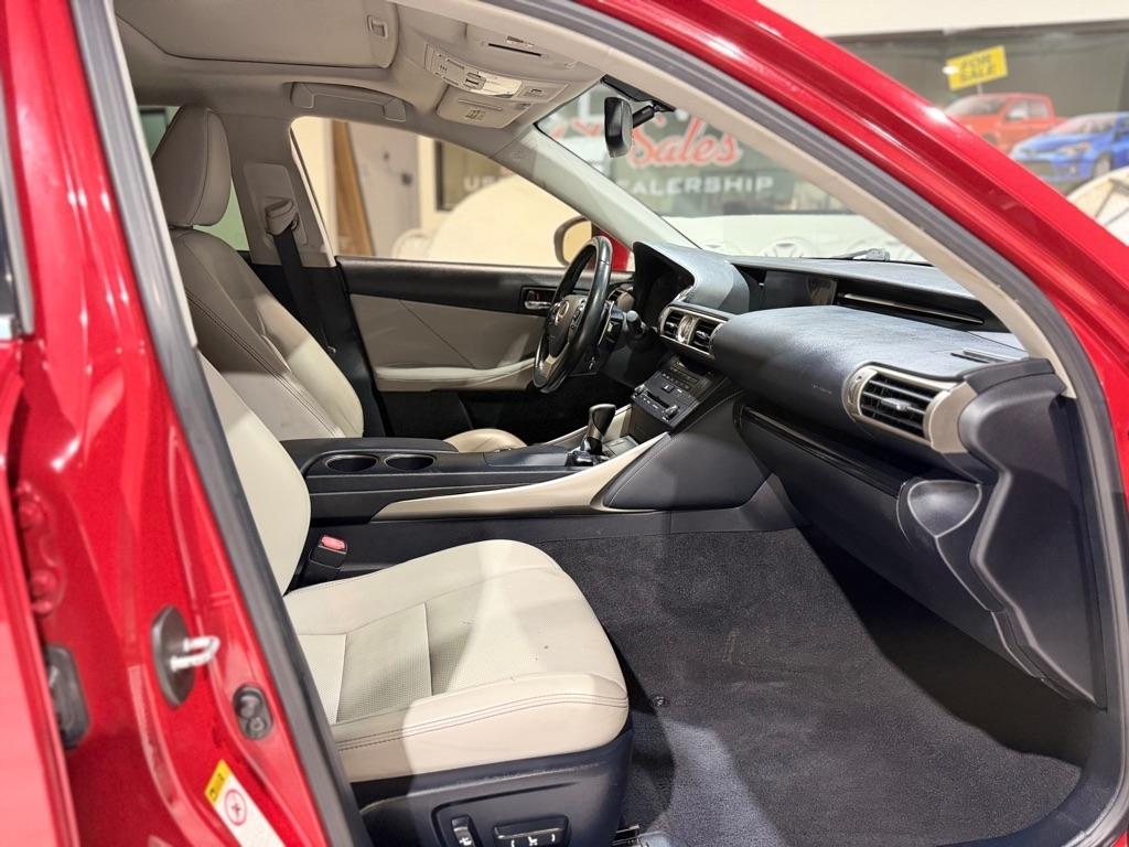 Lexus IS 200t 2016