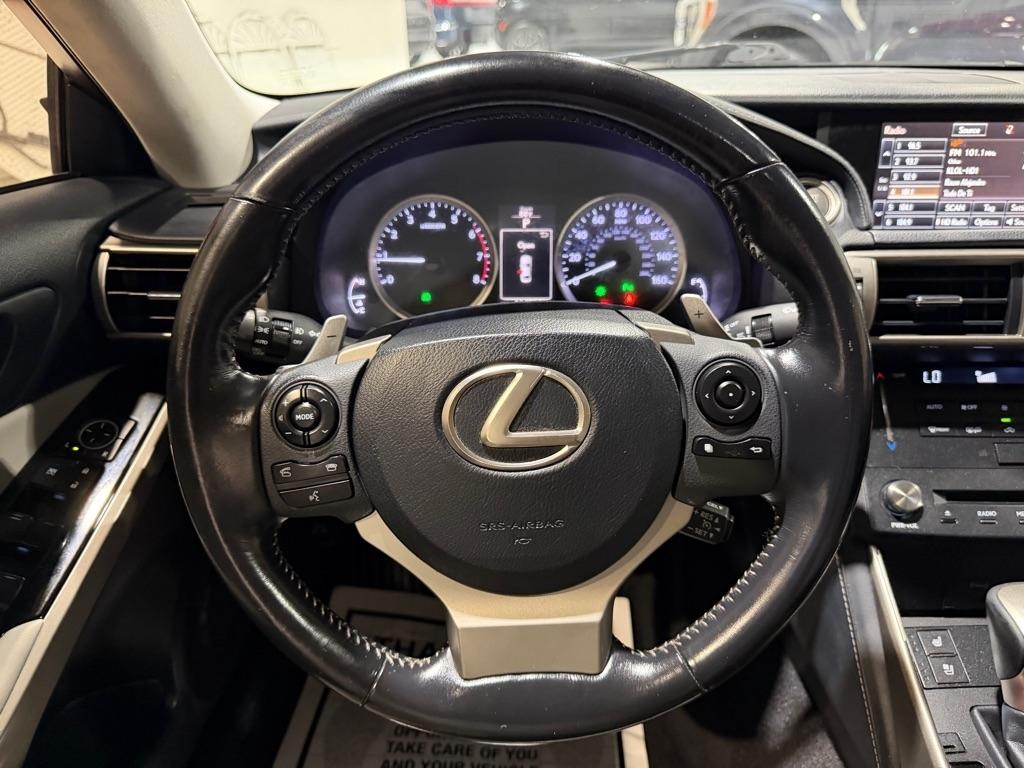 Lexus IS 200t 2016