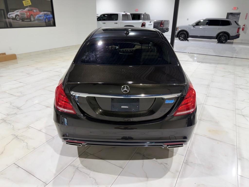 Mercedes-Benz S-Class S550 2015