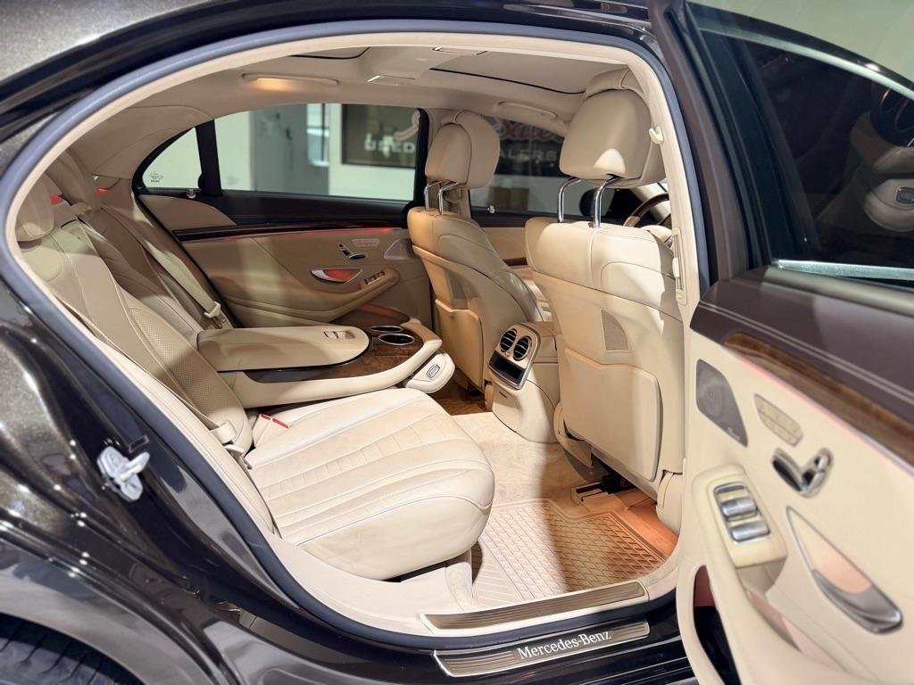 Mercedes-Benz S-Class S550 2015