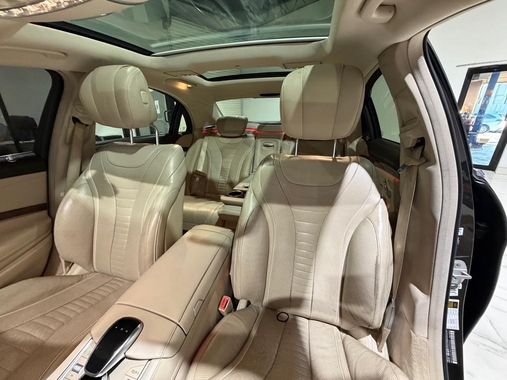 Mercedes-Benz S-Class S550 2015