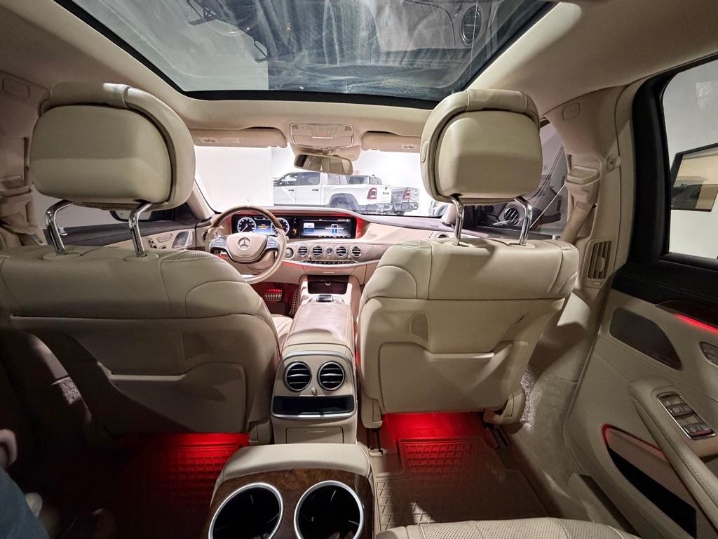 Mercedes-Benz S-Class S550 2015