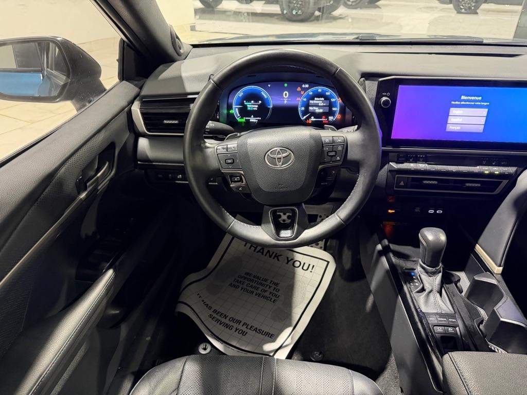 Toyota Camry Hybrid XLE 2025
