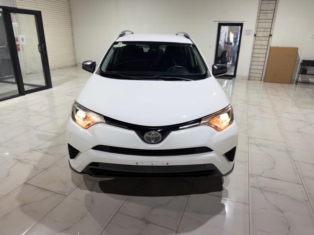 Toyota RAV4 LE FWD 2018