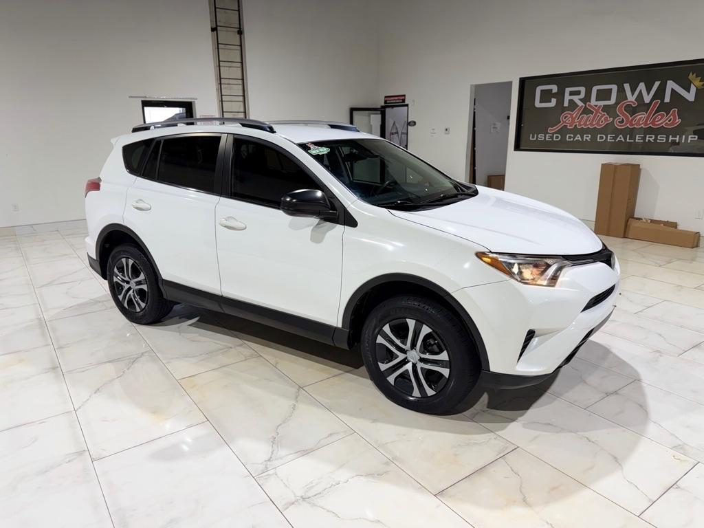 Toyota RAV4 LE FWD 2018