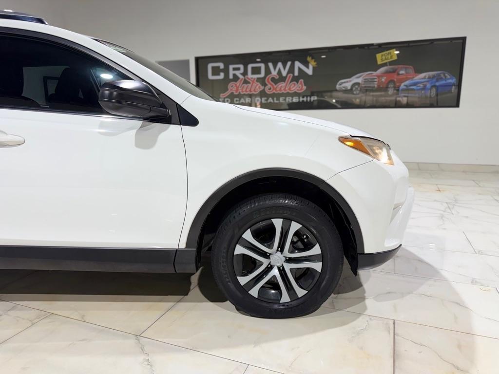Toyota RAV4 LE FWD 2018