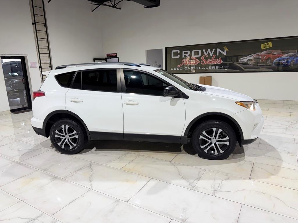 Toyota RAV4 LE FWD 2018