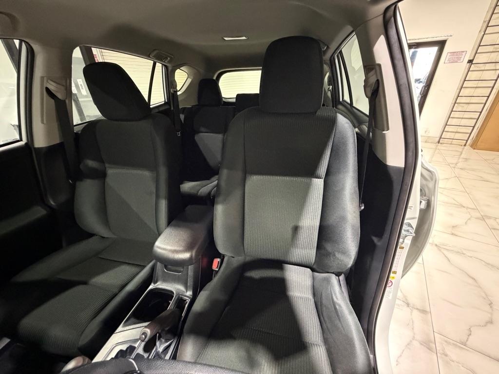 Toyota RAV4 LE FWD 2018