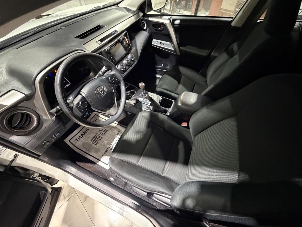 Toyota RAV4 LE FWD 2018