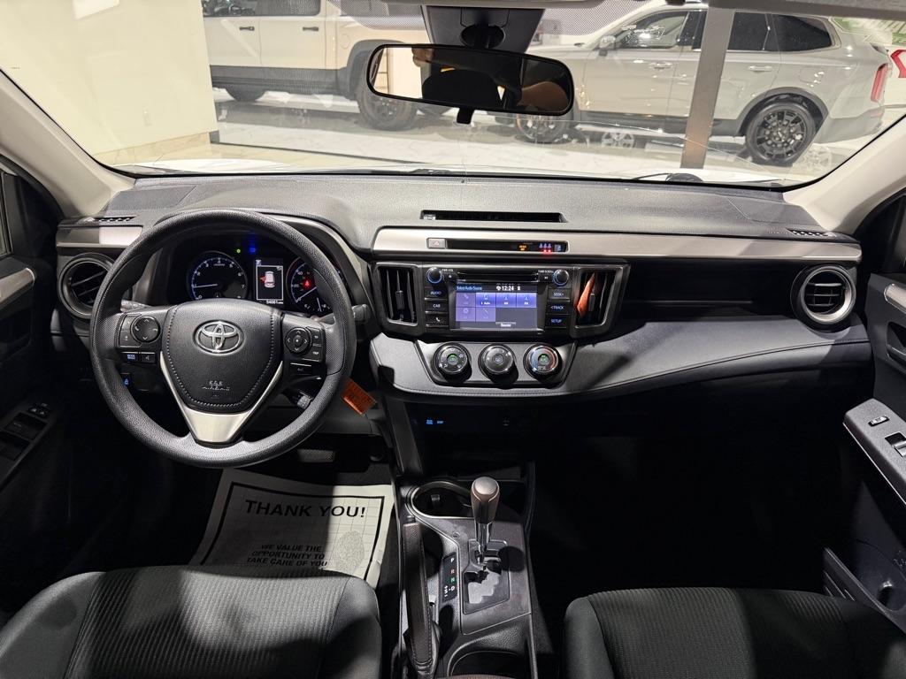 Toyota RAV4 LE FWD 2018