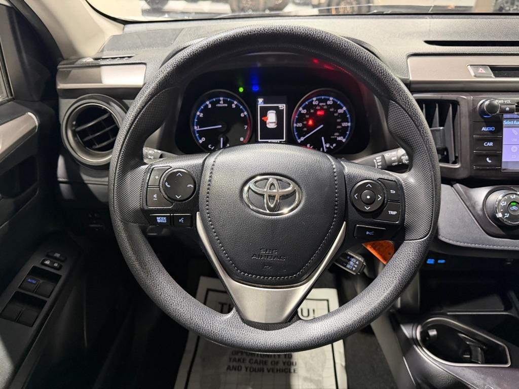 Toyota RAV4 LE FWD 2018
