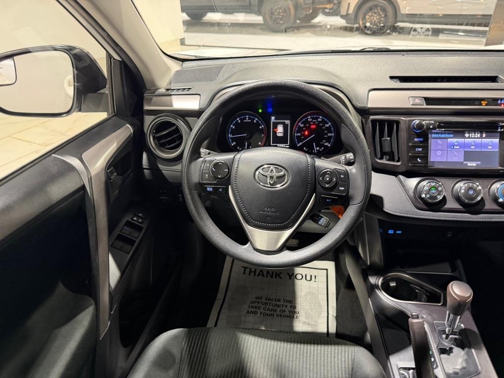 Toyota RAV4 LE FWD 2018