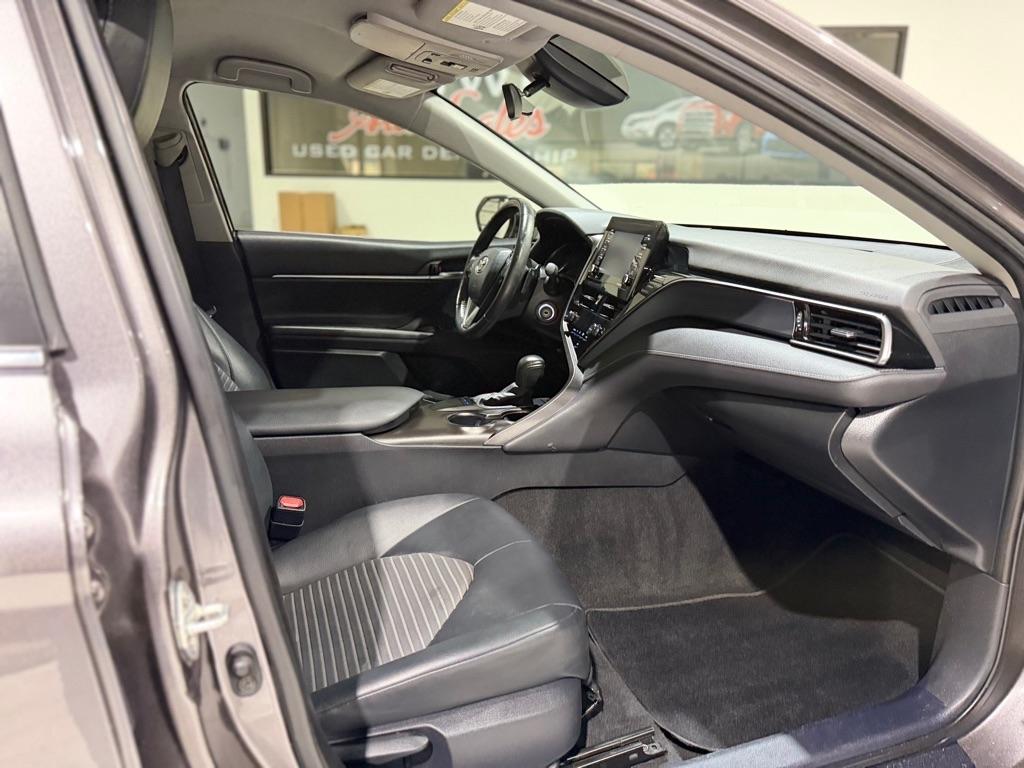 Toyota Camry SE 2024
