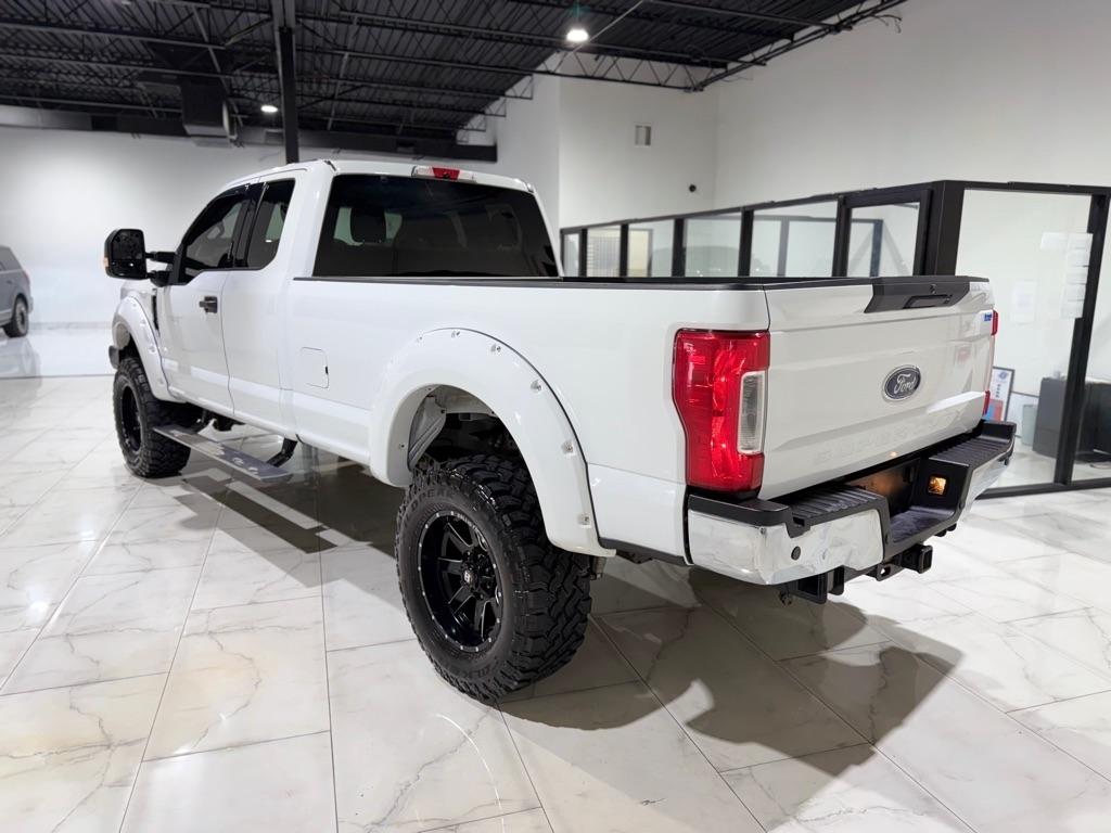 Ford F-350 SD XLT SuperCab 4WD 2019