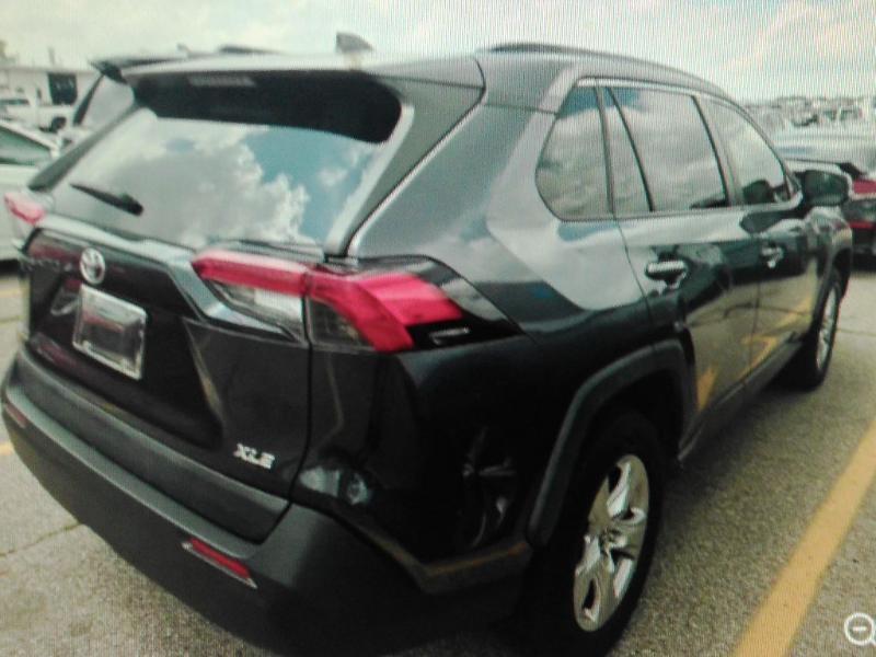 Toyota RAV4 XLE 4D SUV FWD 2019