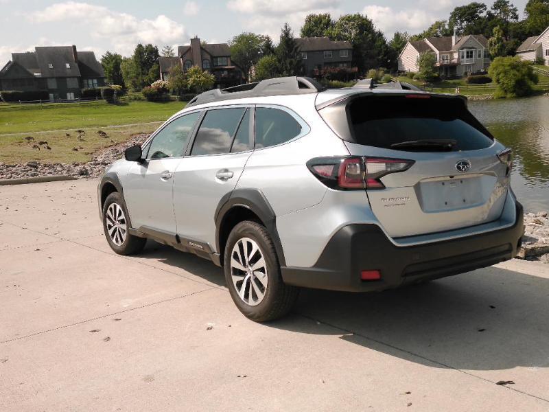 Subaru Outback Premium 2023