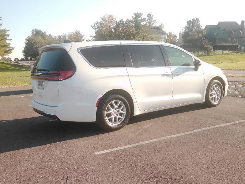 Chrysler Pacifica Touring L 2023