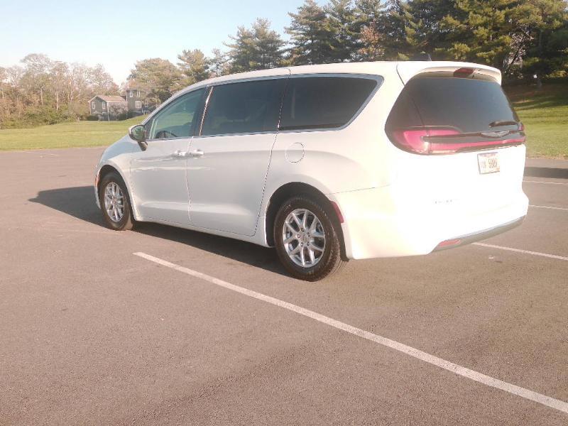 Chrysler Pacifica Touring L 2023