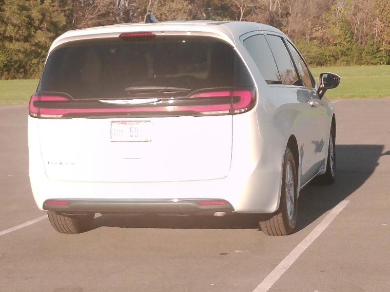 Chrysler Pacifica Touring L 2023