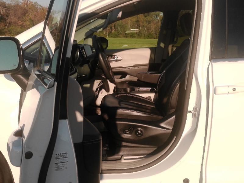 Chrysler Pacifica Touring L 2023