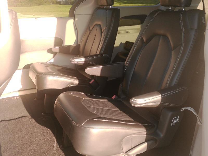 Chrysler Pacifica Touring L 2023
