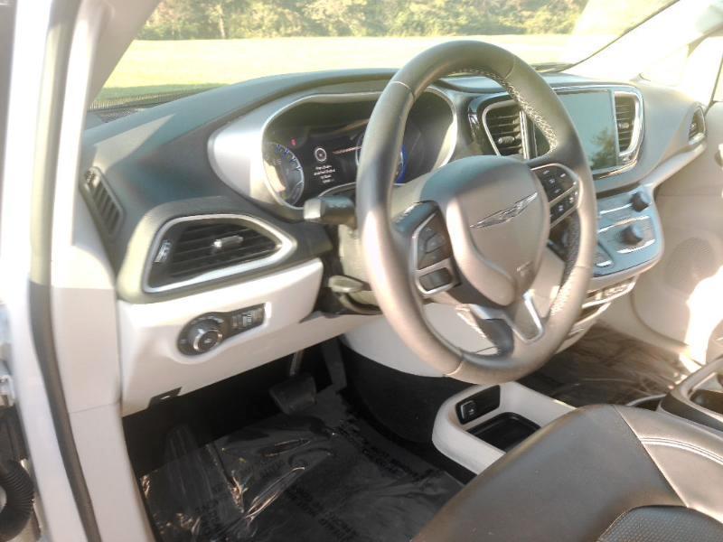 Chrysler Pacifica Touring L 2023