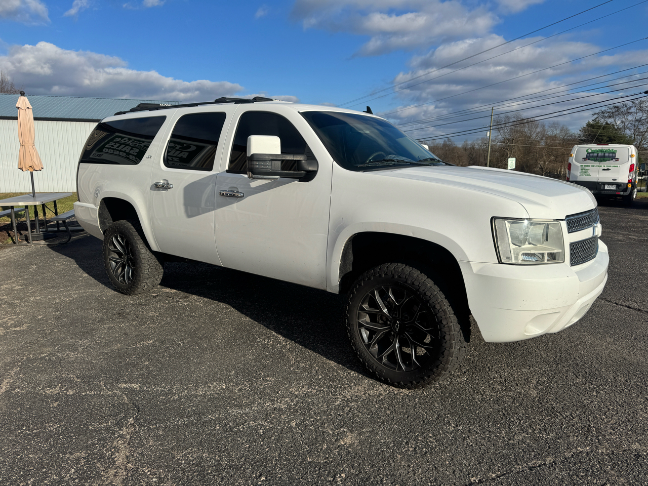 Chevrolet Suburban  2011