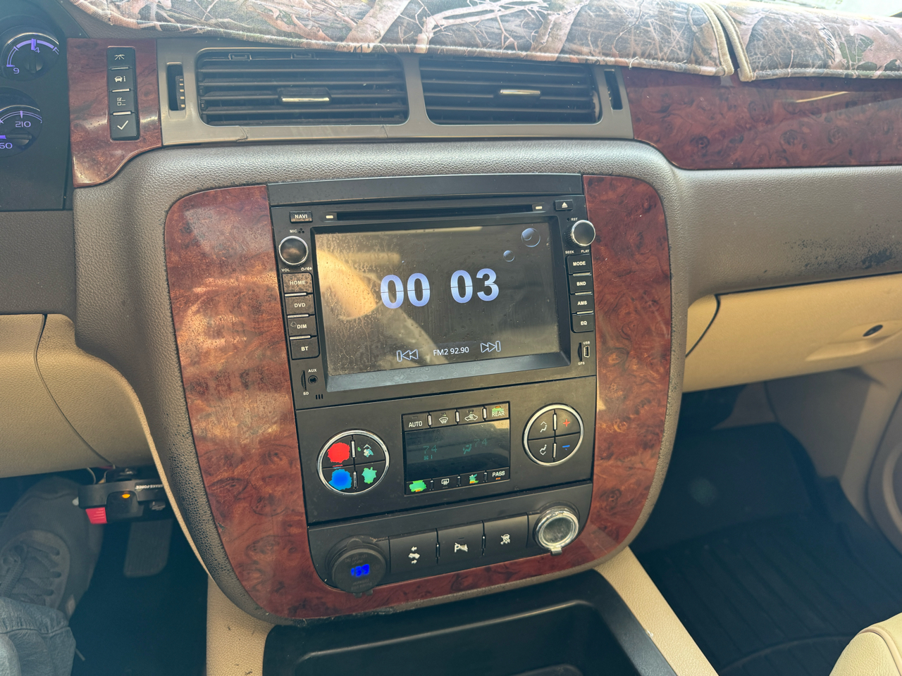 Chevrolet Suburban  2011