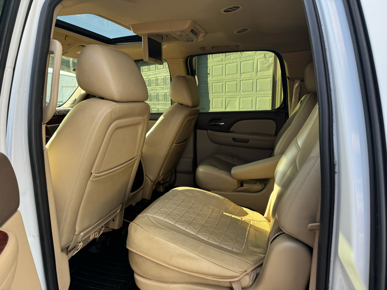 Chevrolet Suburban  2011