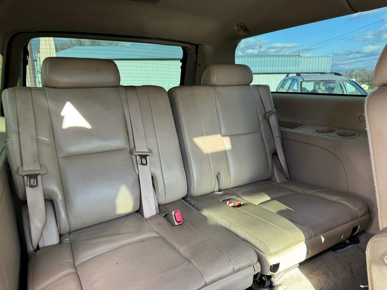 Chevrolet Suburban  2011