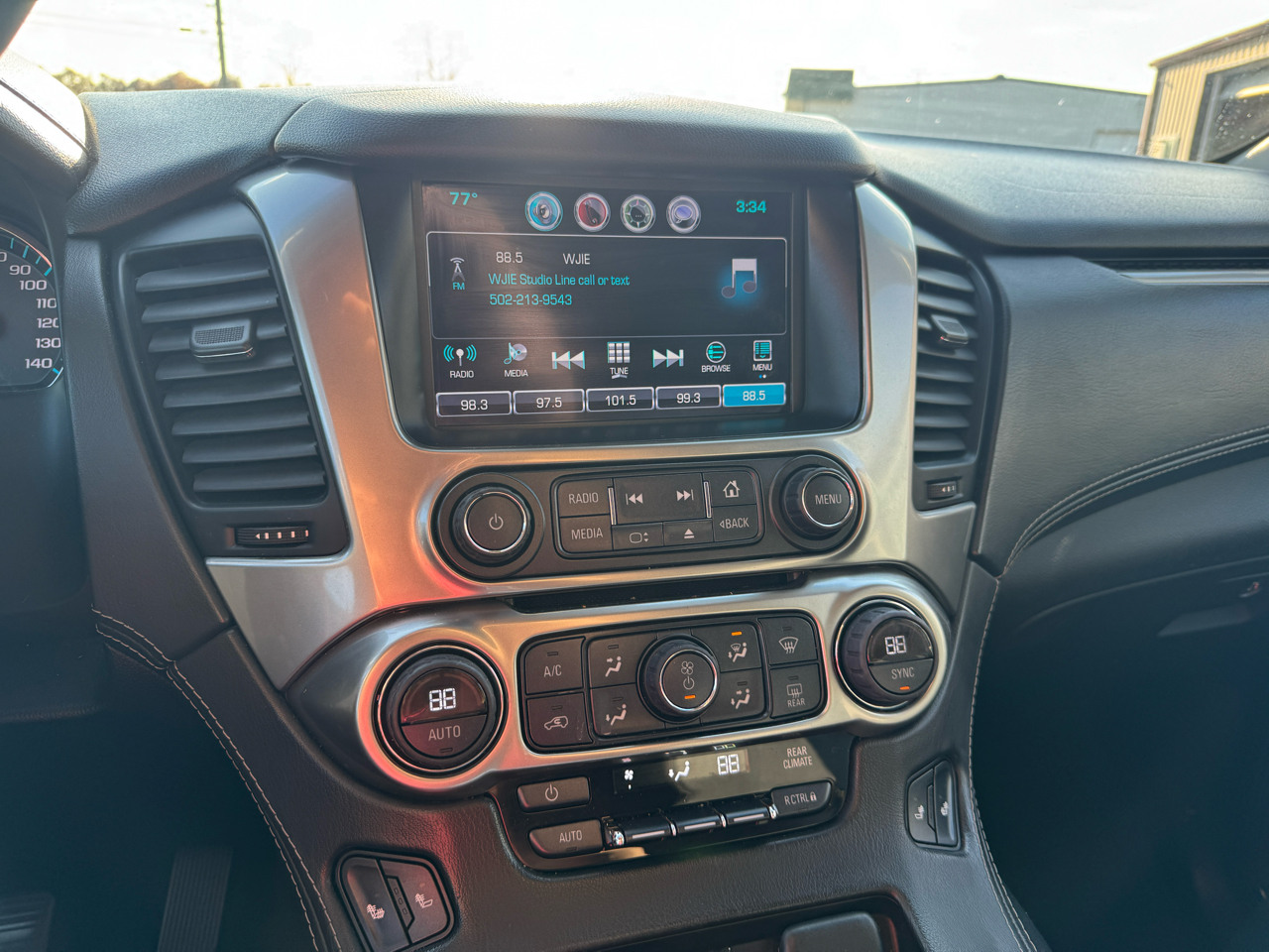 Chevrolet Suburban  2016