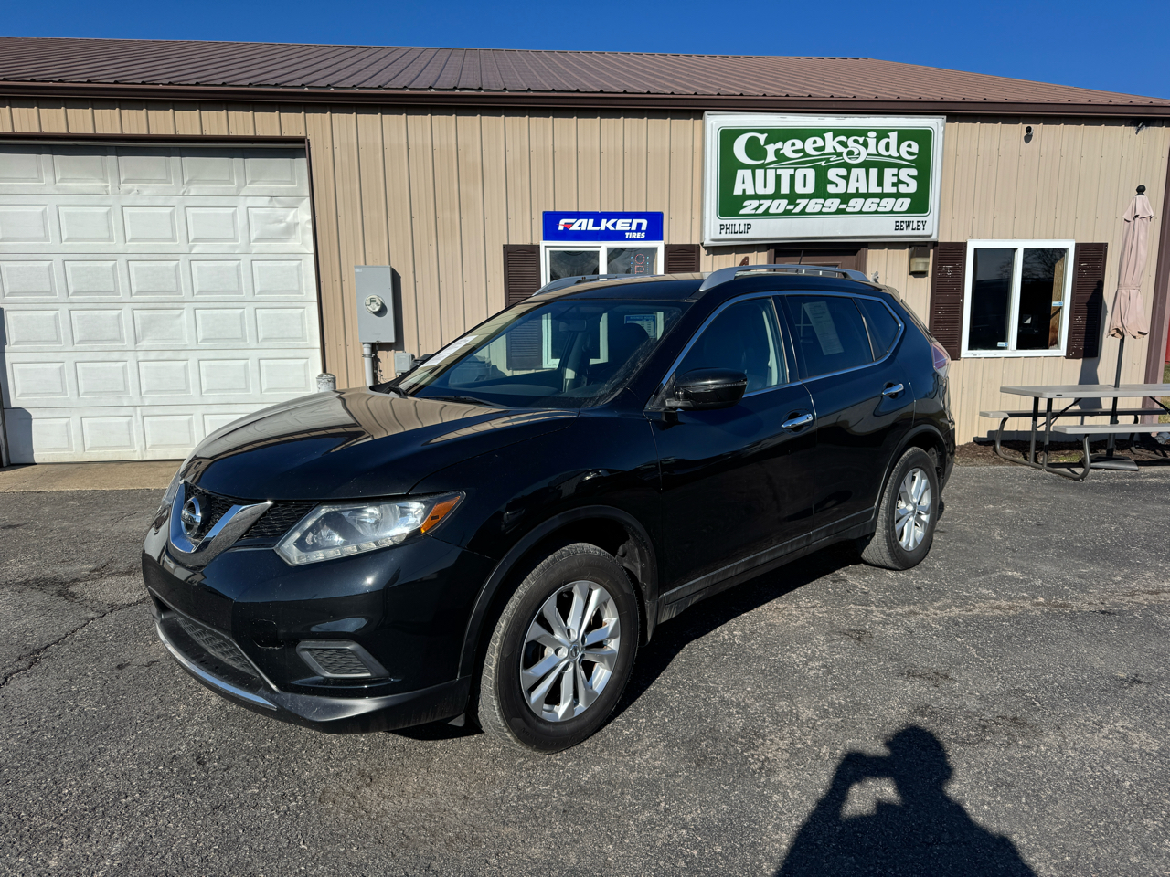 2016 Nissan Rogue SV's photo