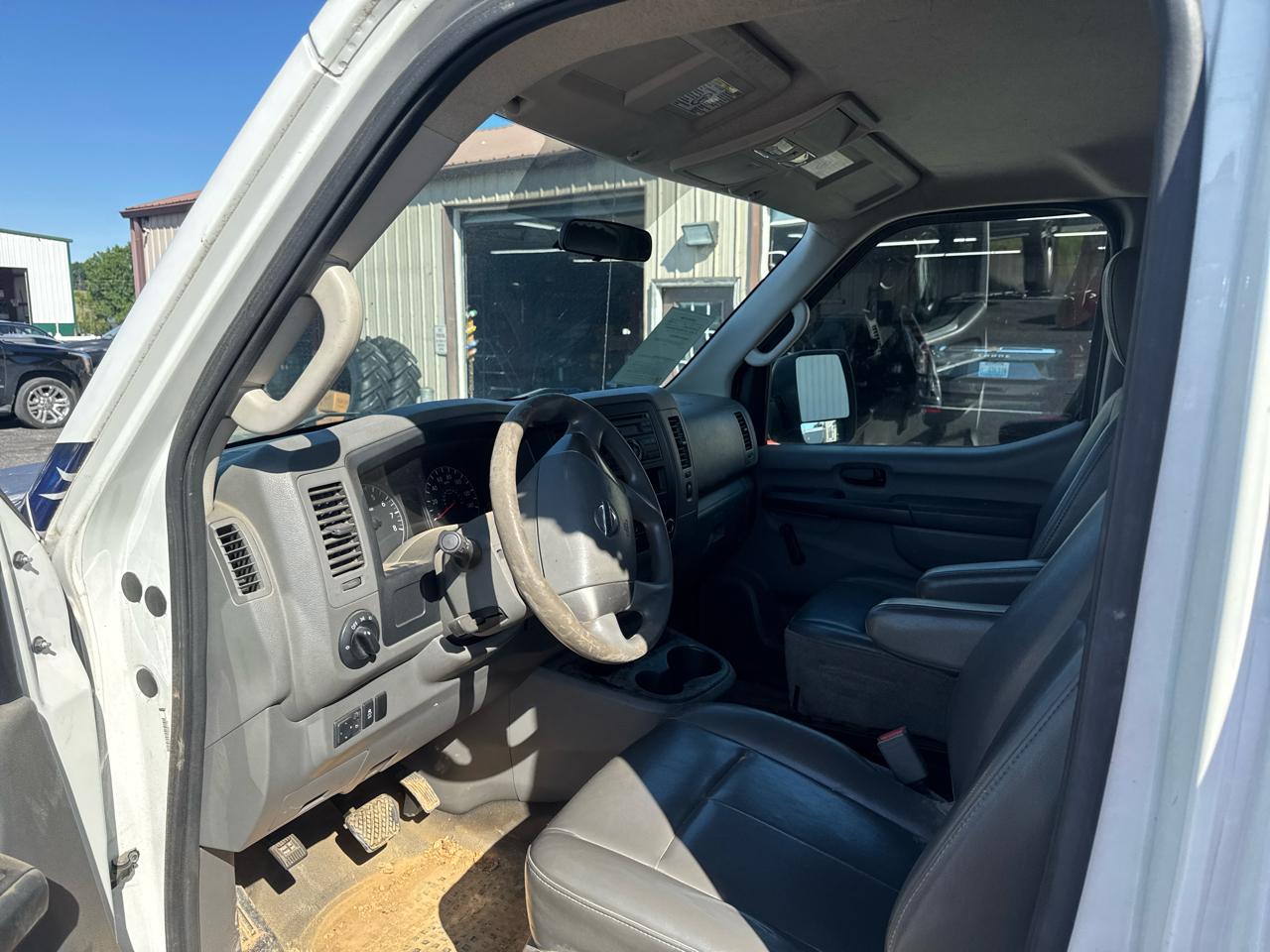 Nissan NV Cargo  2012