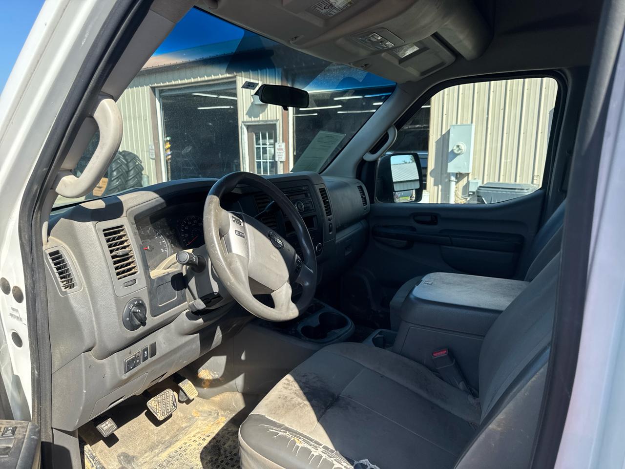 Nissan NV Cargo  2012