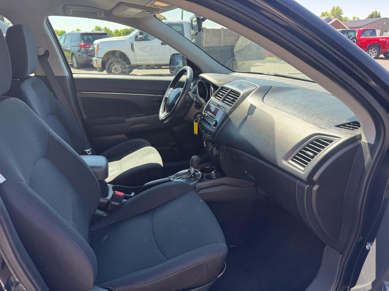 Mitsubishi Outlander Sport  2015