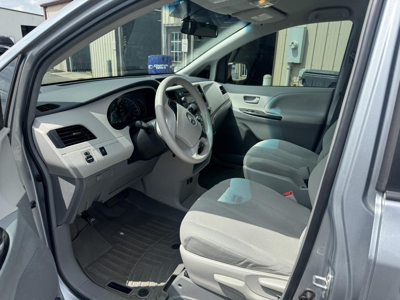 Toyota Sienna  2014