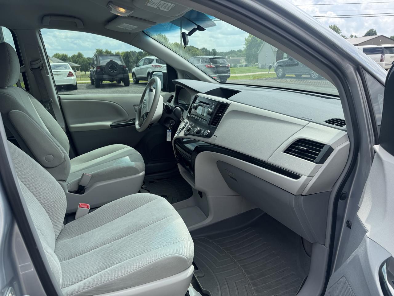 Toyota Sienna  2014