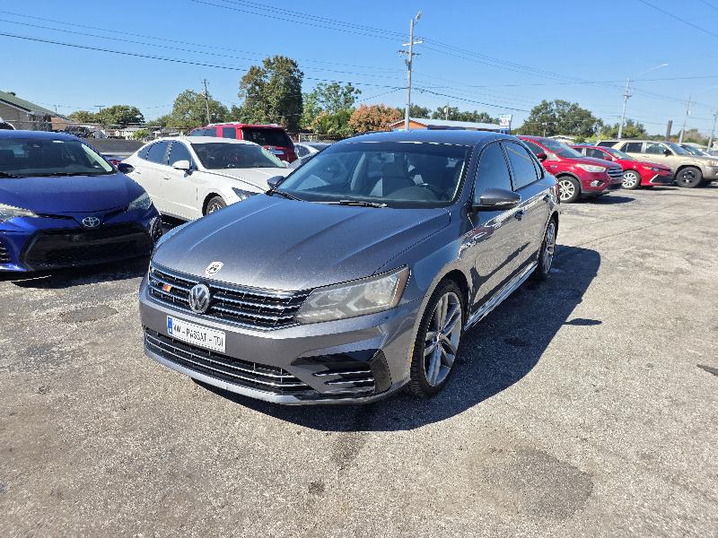 2018 Volkswagen Passat R-Line's photo