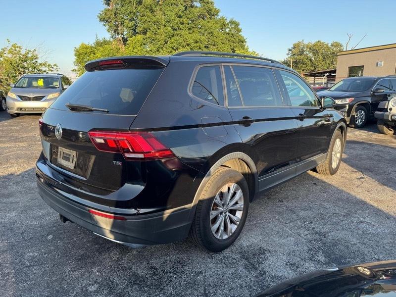 Volkswagen Tiguan S 2018