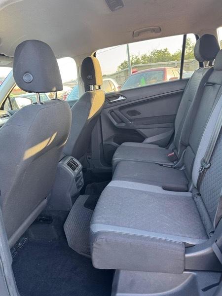 Volkswagen Tiguan S 2018