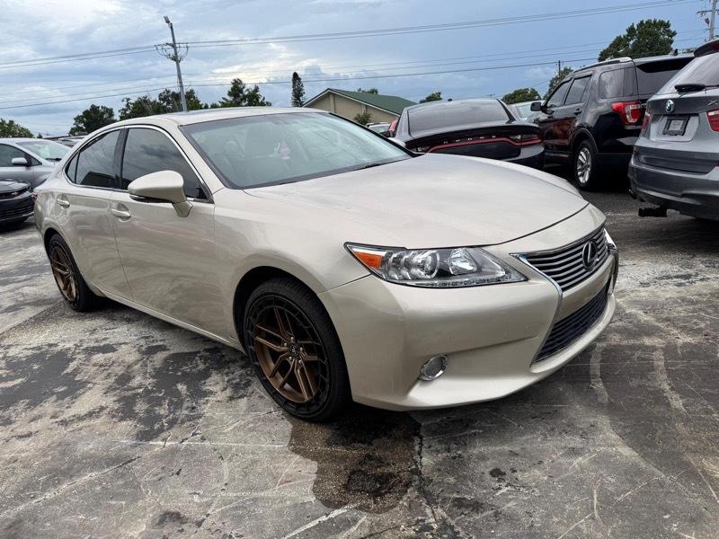Lexus ES 350 Sedan 2015