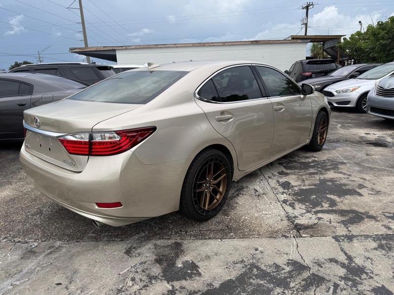Lexus ES 350 Sedan 2015