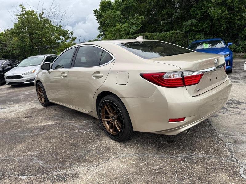 Lexus ES 350 Sedan 2015