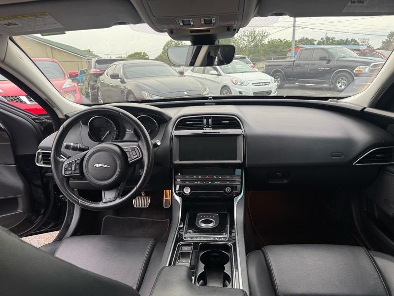 Jaguar XE 25t AWD 2019